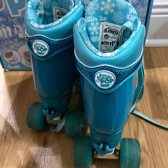 GTX Glitter Pop Blue Roller Skates - Picture 3 of 3
